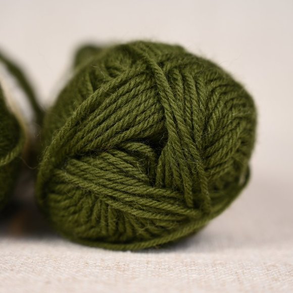 4 skeins-Classic Wool DK Superwash yarn Colour Green - Picture 4 of 7